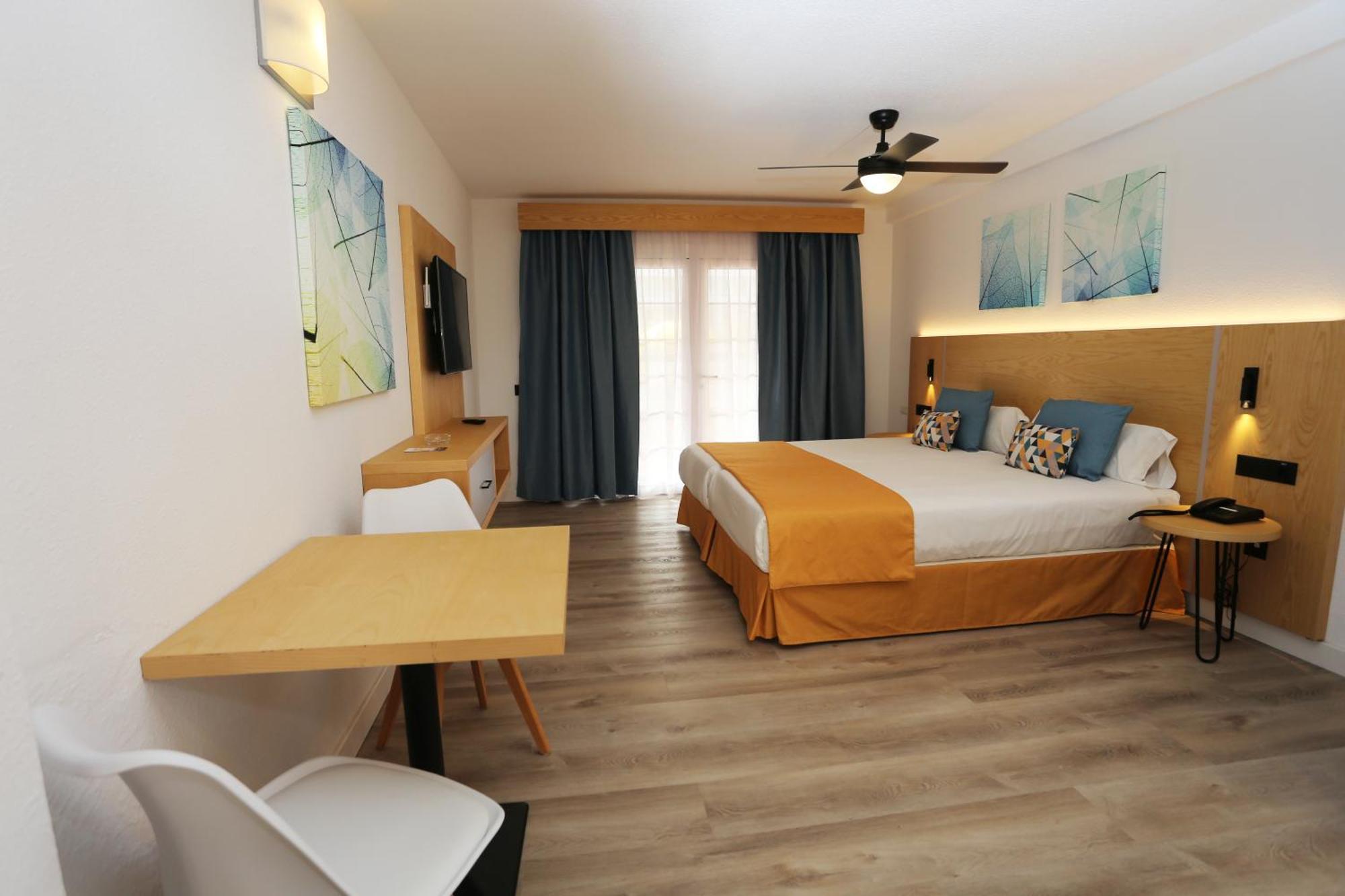 Hotel-Apartamentos Andorra Playa de las Americas  Exterior photo